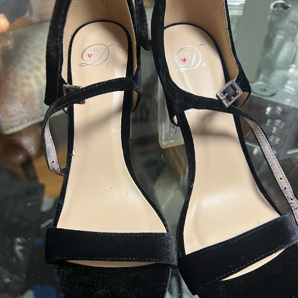 D glass heel